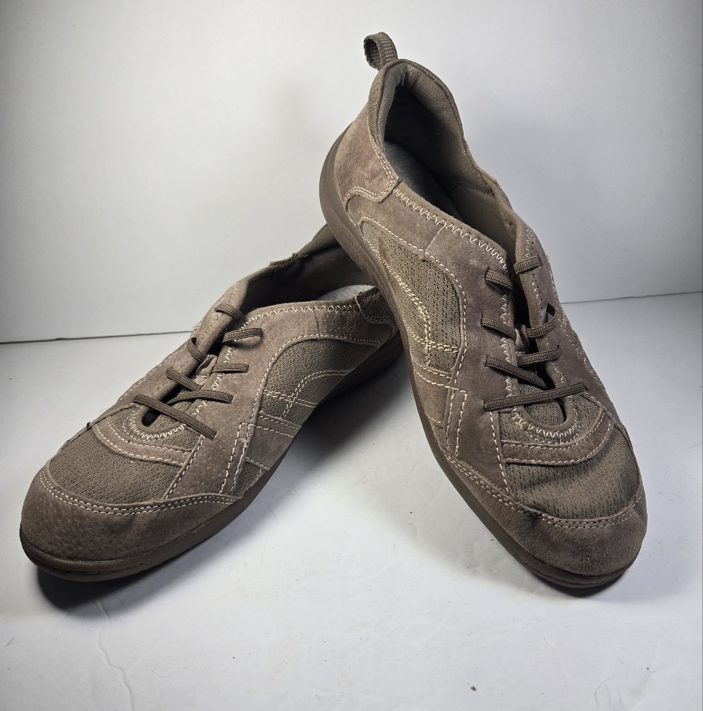 Clarks "Carly" Tan Sneakers Suede Breathable Casual Cloud Stepper Size 9.5